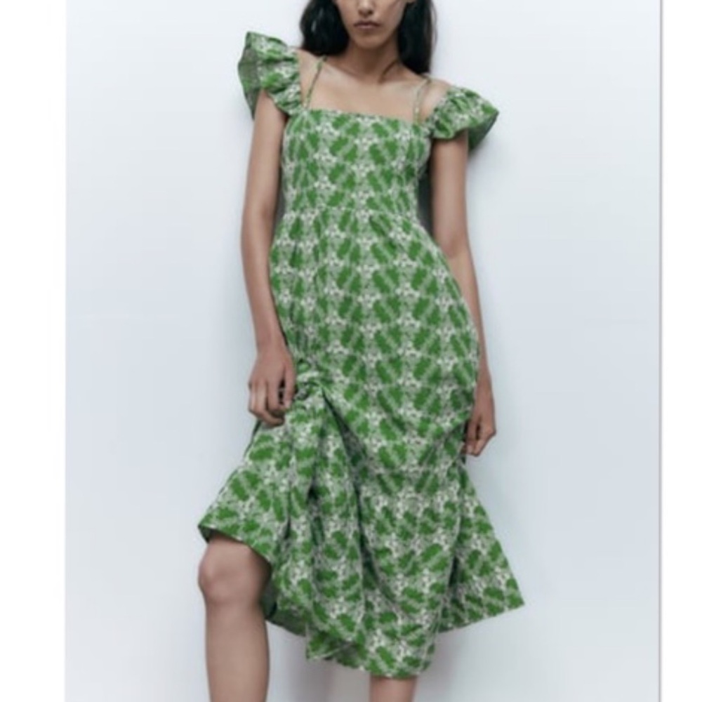 Green Zara embroidered Maxi dress with flutters sleeves - size S